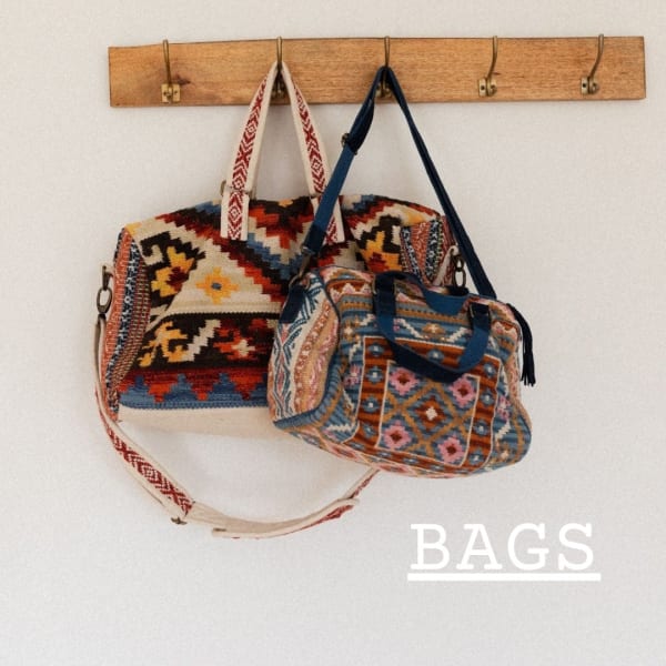 logo-/collections/handbags