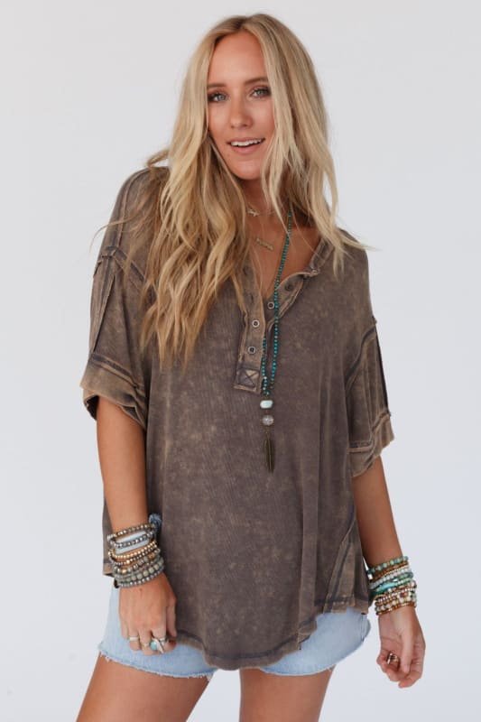 Time Flies Round Hem Top in Gray from Three Bird Nest