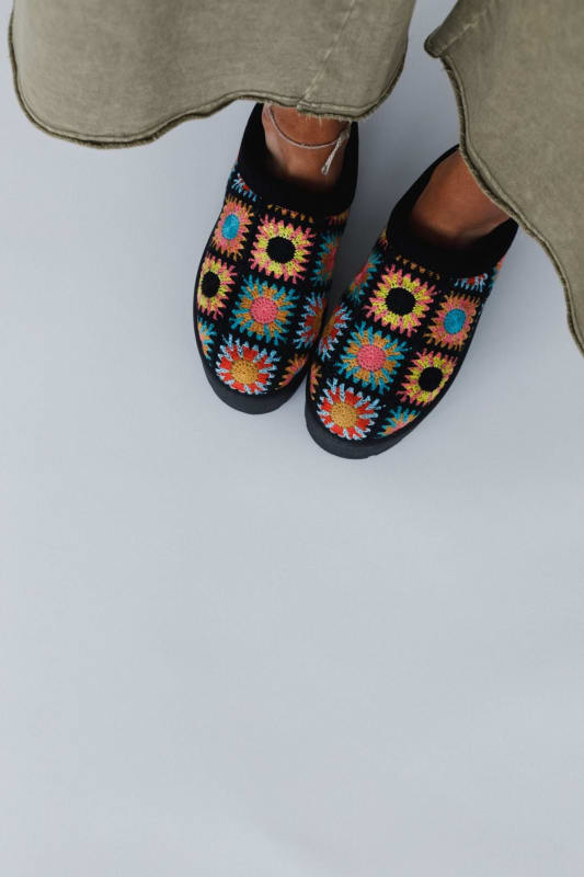 top view of Crochet Hug Slipper Shoes in Black from Three Bird Nest